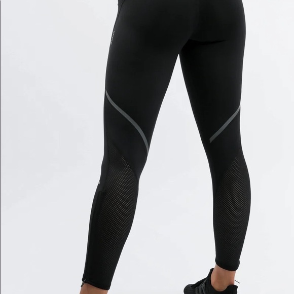 LAST PRICE🍒🤍 ADIDAS 🌸how we do tight - Picture 5 of 13